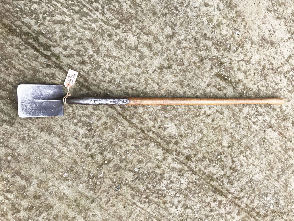 Rabbiting spade with beautiful ash handle